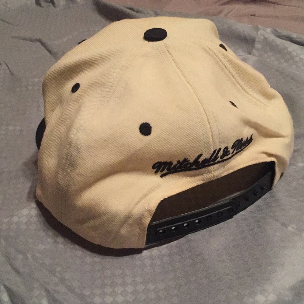 Mitchell & ness SnapBack - Picture 2 of 2
